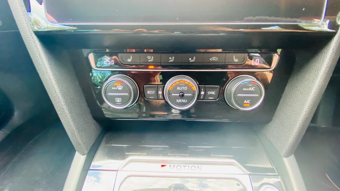 2017 Volkswagen Passat 206TSI R-Line