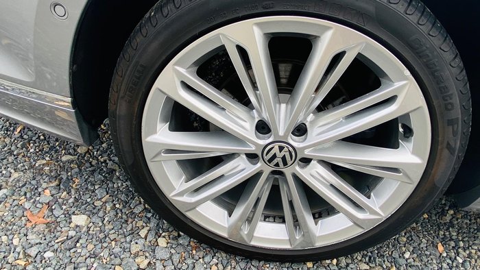 2017 Volkswagen Passat 206TSI R-Line