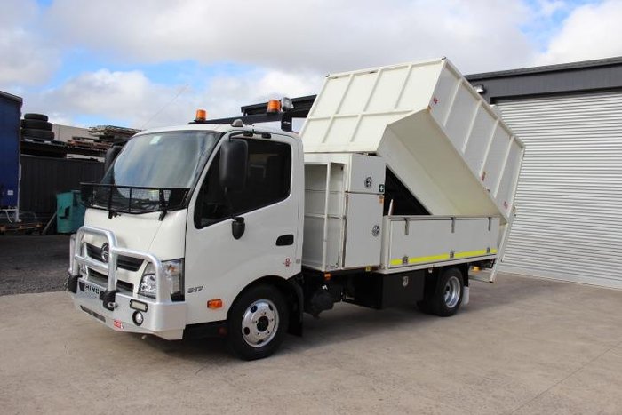 2016 Hino 300 617 617 WHITE