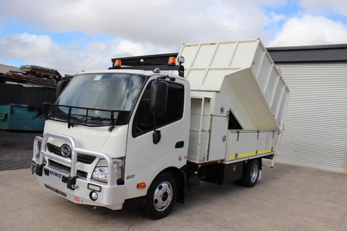 2016 Hino 300 617 617 WHITE