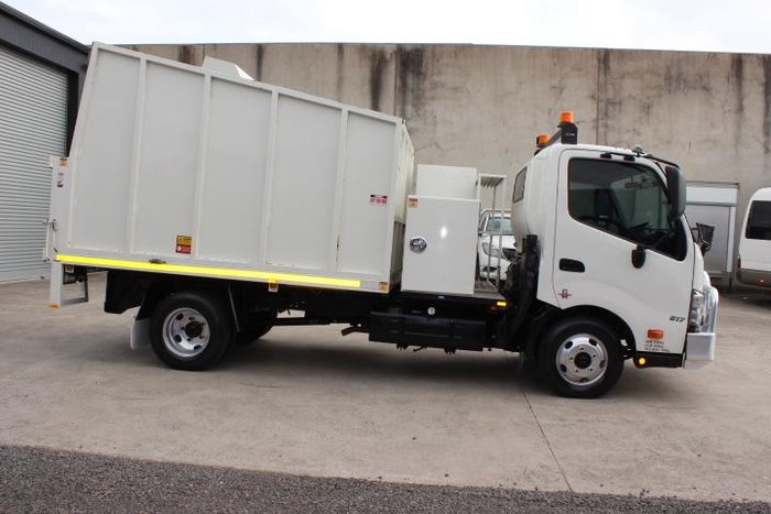 2016 Hino 300 617 617 WHITE