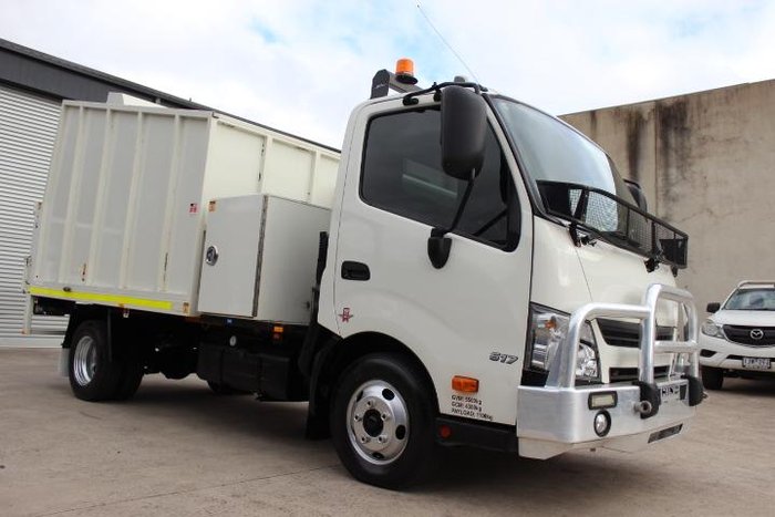 2016 Hino 300 617 617 WHITE