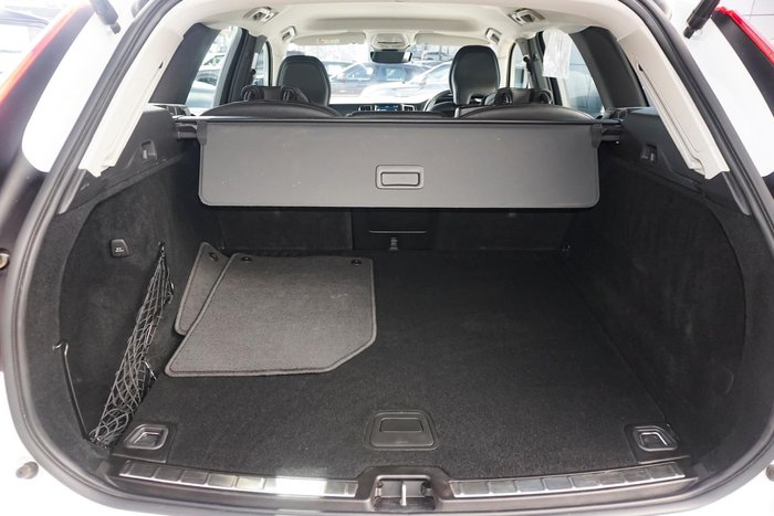 2022 Volvo XC60 B5 Inscription