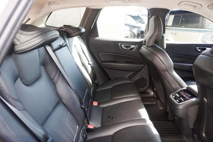 2022 Volvo XC60 B5 Inscription