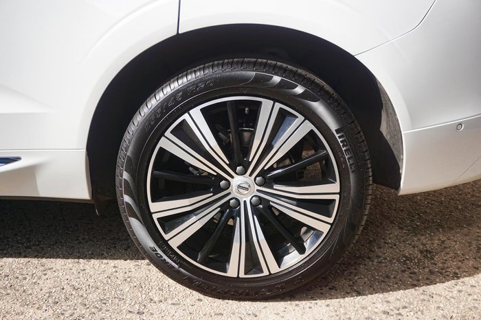 2022 Volvo XC60 B5 Inscription
