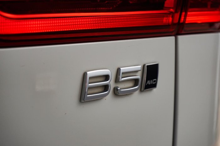 2022 Volvo XC60 B5 Inscription