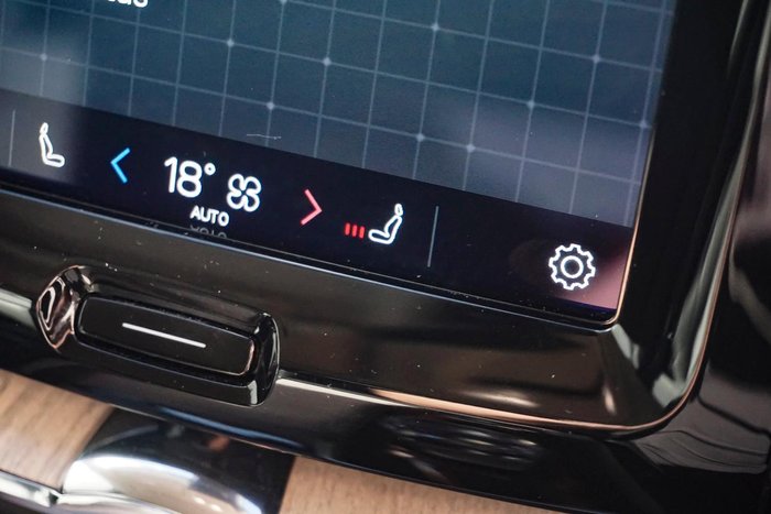 2022 Volvo XC60 B5 Inscription