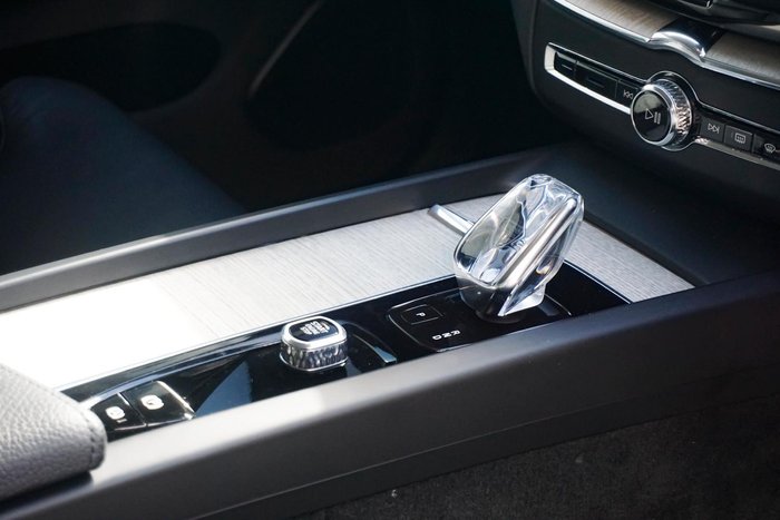 2022 Volvo XC60 B5 Inscription