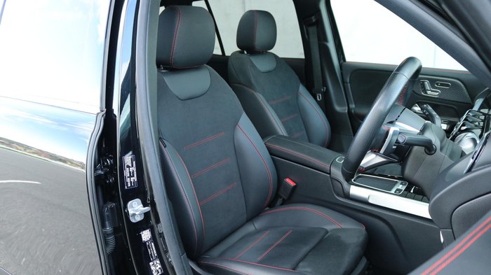 2024 Mercedes-Benz GLB-Class GLB200 X247 Cosmos Black