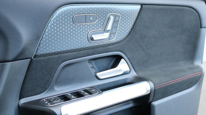 2024 Mercedes-Benz GLB-Class GLB200 X247 Cosmos Black