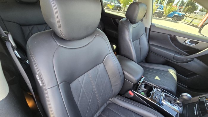 2018 INFINITI QX70 GT