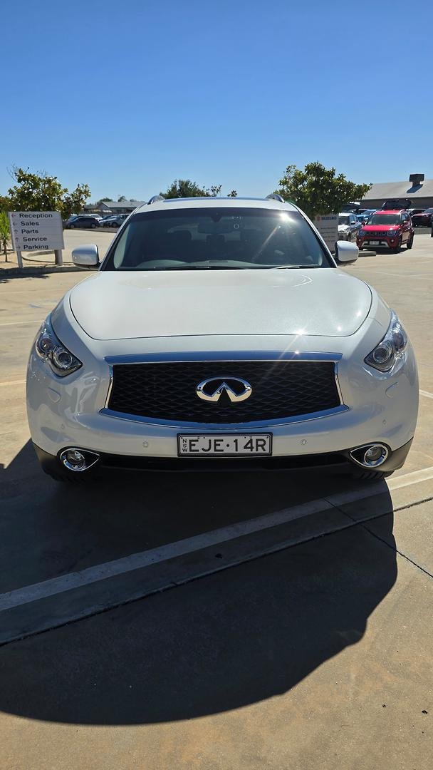 2018 INFINITI QX70 GT