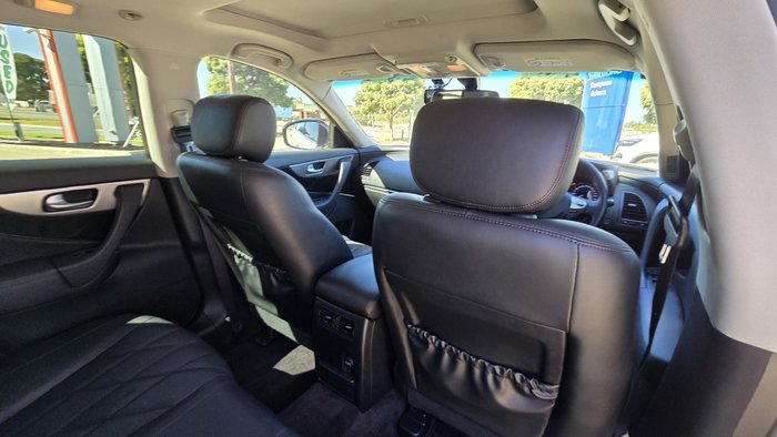 2018 INFINITI QX70 GT