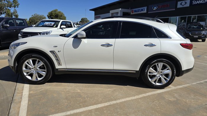 2018 INFINITI QX70 GT
