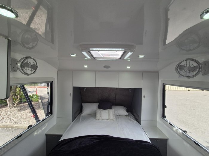 2025 Urban Caravans 18.6 X-Terrain