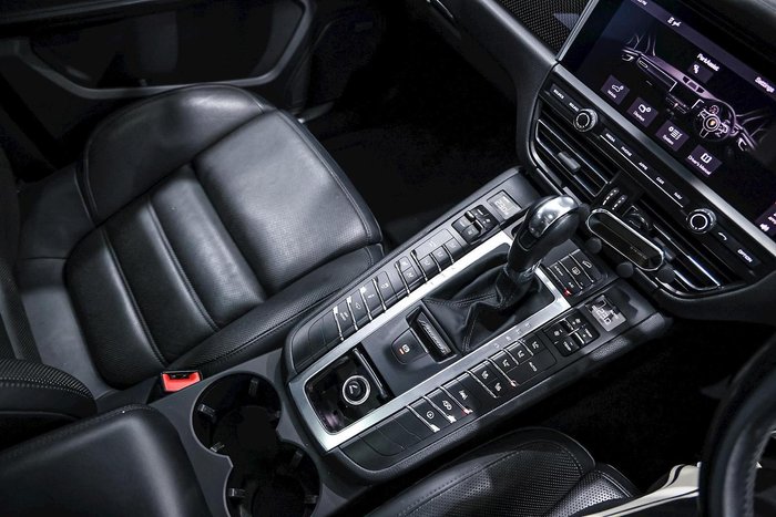 2019 Porsche Macan Turbo 95B MY20 AWD Volcano Grey