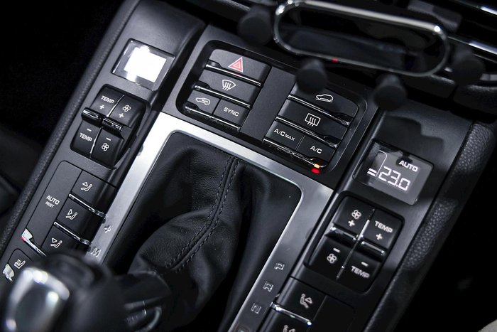 2019 Porsche Macan Turbo 95B MY20 AWD Volcano Grey