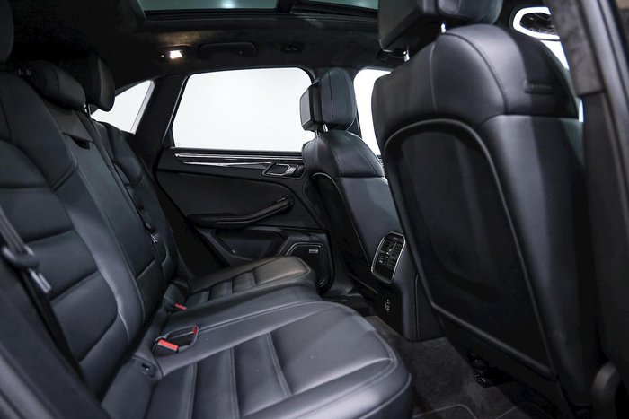 2019 Porsche Macan Turbo 95B MY20 AWD Volcano Grey