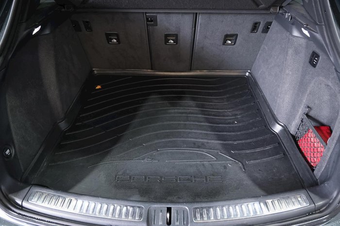 2019 Porsche Macan Turbo 95B MY20 AWD Volcano Grey