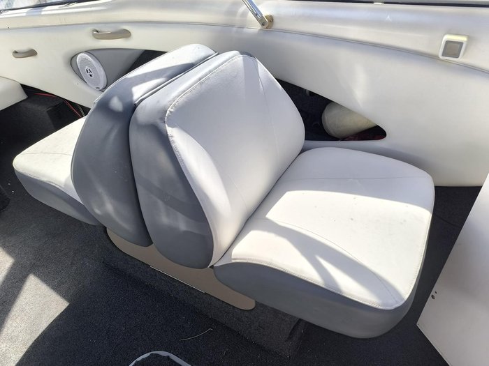 2005 Bayliner 210 Discovery Cuddy