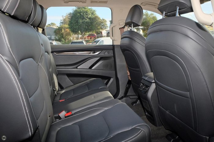 2023 LDV D90 Executive