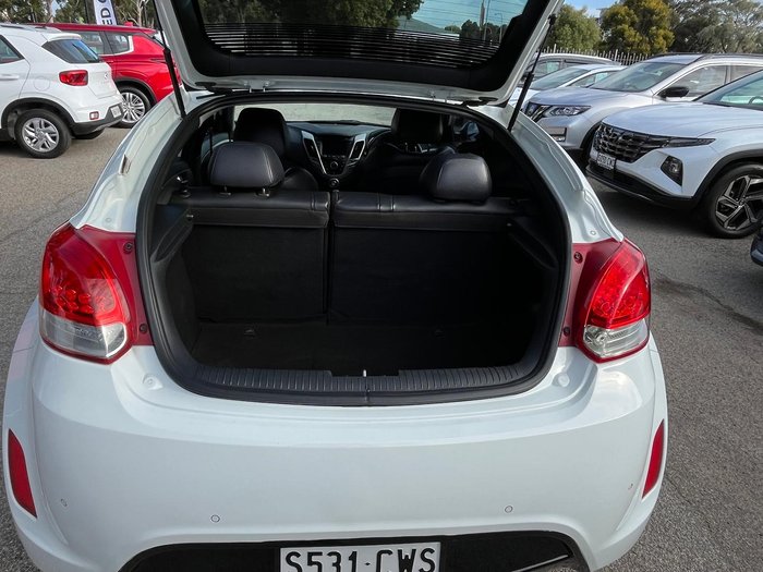 2012 Hyundai Veloster +