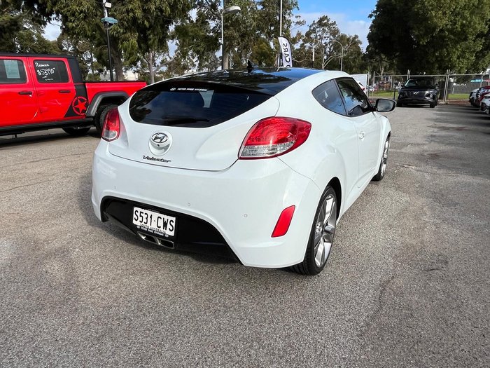 2012 Hyundai Veloster +