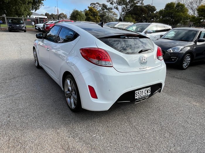 2012 Hyundai Veloster +