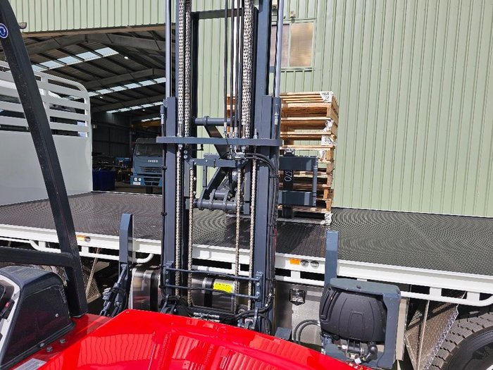 2025 Isuzu Fxy Auto 6X4 With Moffett M5 Extra Reach