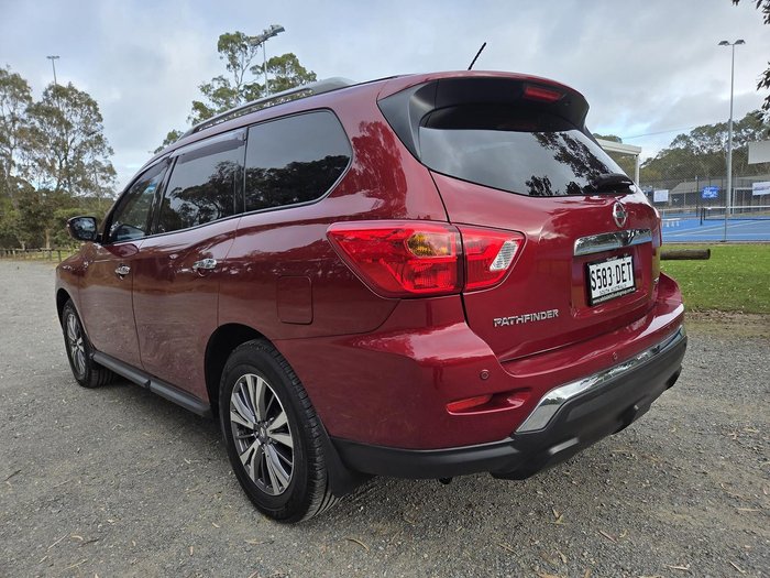 2020 Nissan Pathfinder ST
