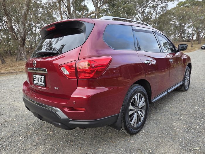 2020 Nissan Pathfinder ST