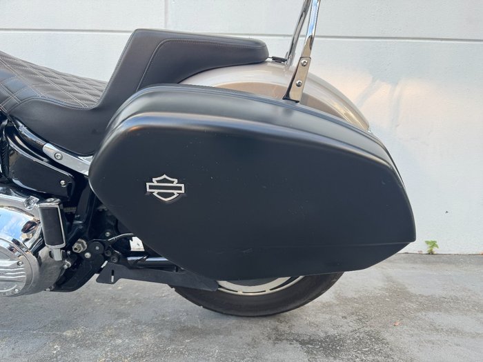 2018 Harley-davidson FLSB SPORT GLIDE Silver
