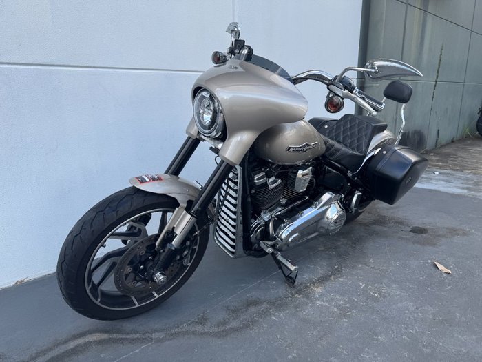 2018 Harley-davidson FLSB SPORT GLIDE Silver