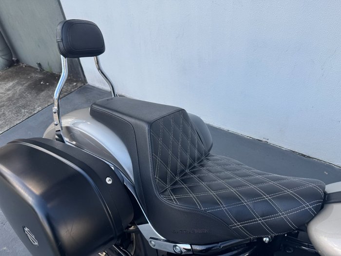 2018 Harley-davidson FLSB SPORT GLIDE Silver