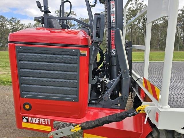 2025 Isuzu Fyj Auto 8X4 With Moffett M5 Extra Reach