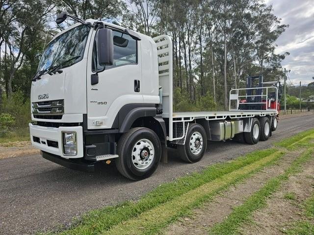 2025 Isuzu Fyj Auto 8X4 With Moffett M5 Extra Reach