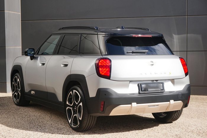 2024 MINI Aceman SE Favoured