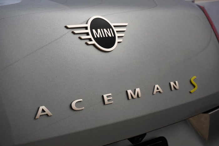 2024 MINI Aceman SE Favoured