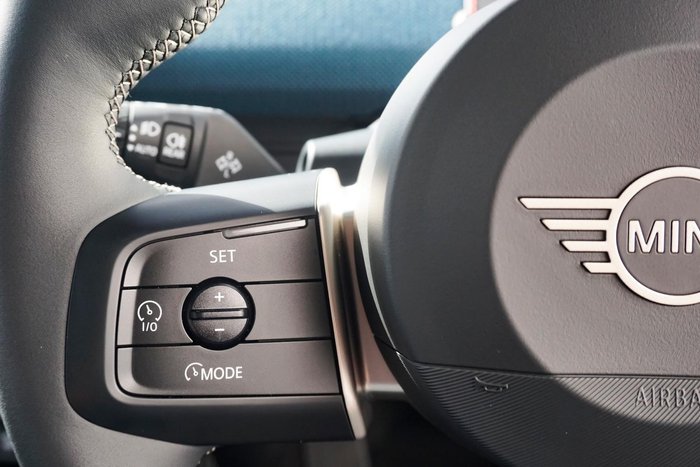 2024 MINI Aceman SE Favoured