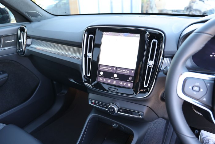 2026 Volvo EX40 Ultra Twin Motor Performance