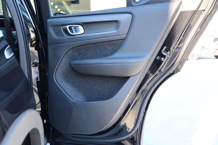 2026 Volvo EX40 Ultra Twin Motor Performance