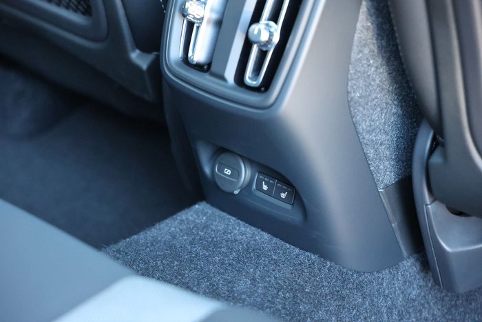 2026 Volvo EX40 Ultra Twin Motor Performance