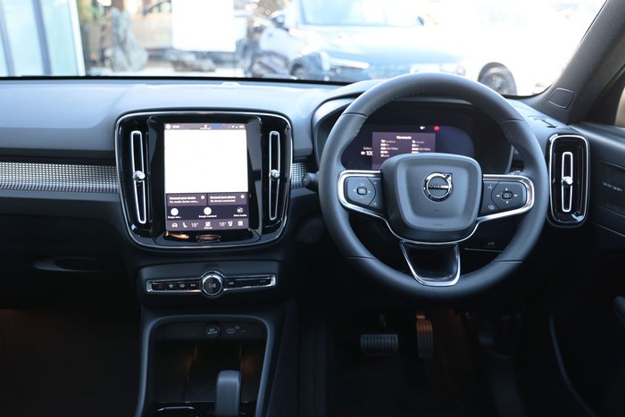 2026 Volvo EX40 Ultra Twin Motor Performance