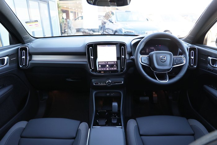 2026 Volvo EX40 Ultra Twin Motor Performance
