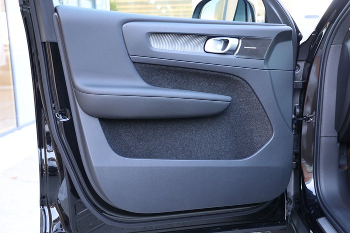 2026 Volvo EX40 Ultra Twin Motor Performance