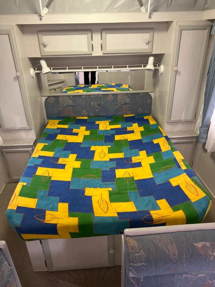 2001 COMPASS GT POP TOP 