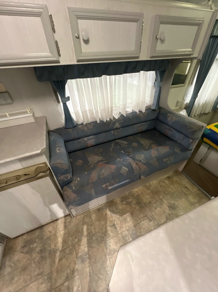 2001 COMPASS GT POP TOP 