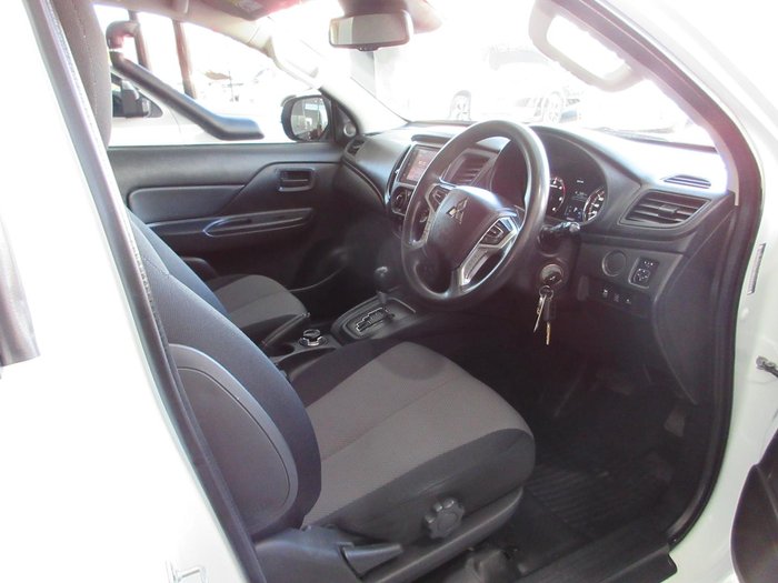 2022 Mitsubishi Triton GLX