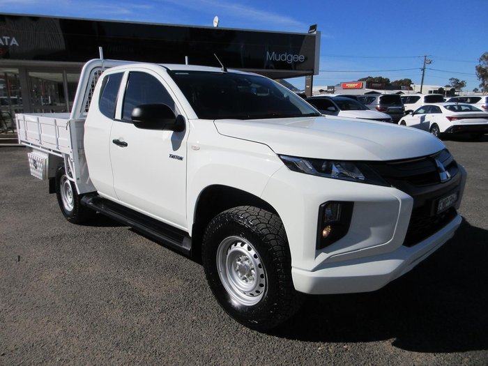 2022 Mitsubishi Triton GLX