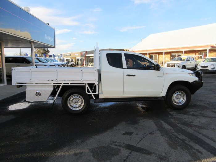 2022 Mitsubishi Triton GLX